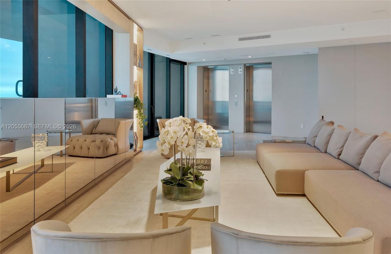 18555 Collins Ave , Unit 4705, Sunny Isles Beach, FL 33160 Photo