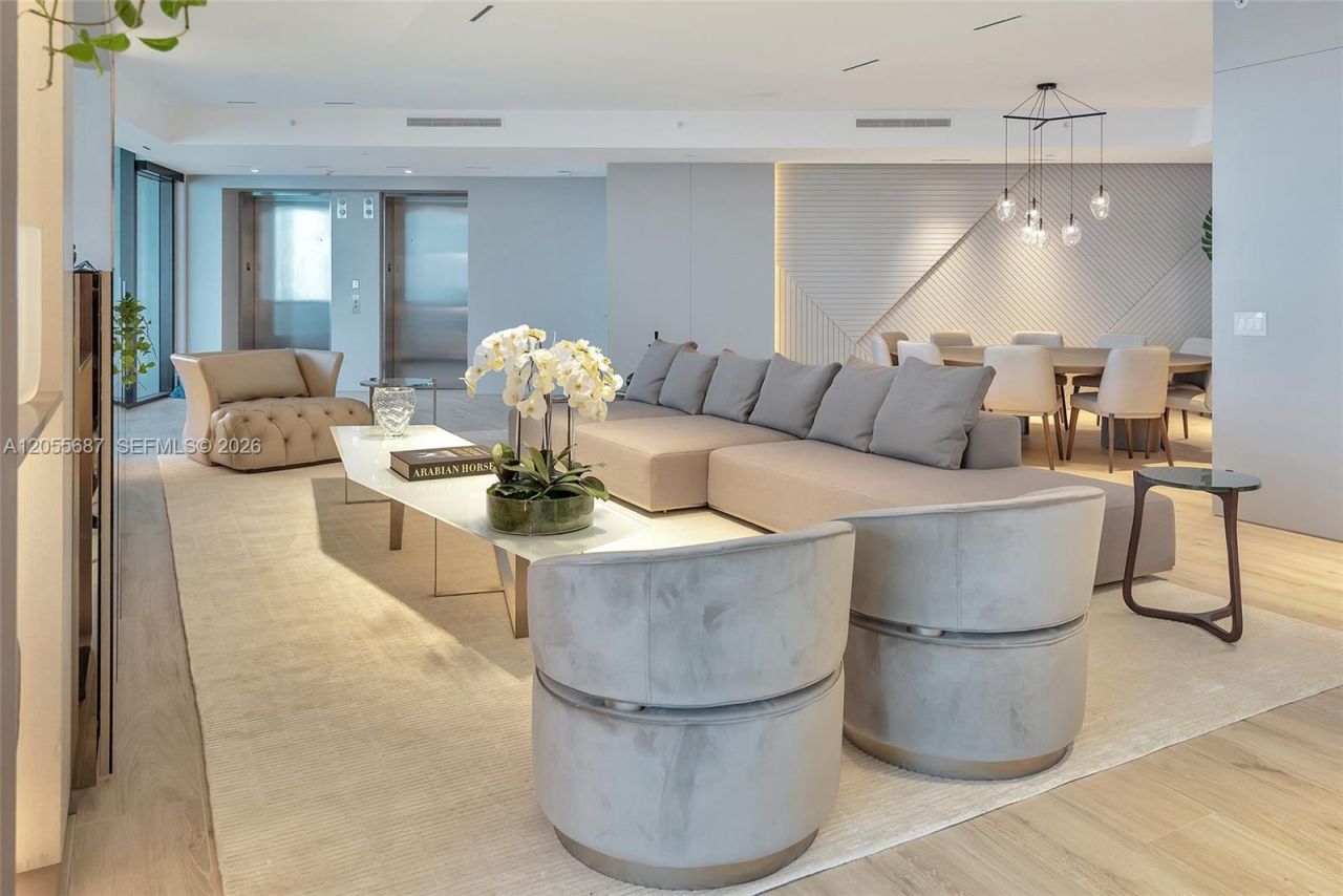 18555 Collins Ave , Unit 4705, Sunny Isles Beach, FL 33160 Photo
