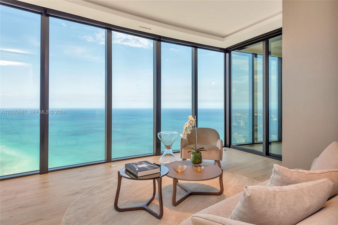 18555 Collins Ave , Unit 4705, Sunny Isles Beach, FL 33160 Photo