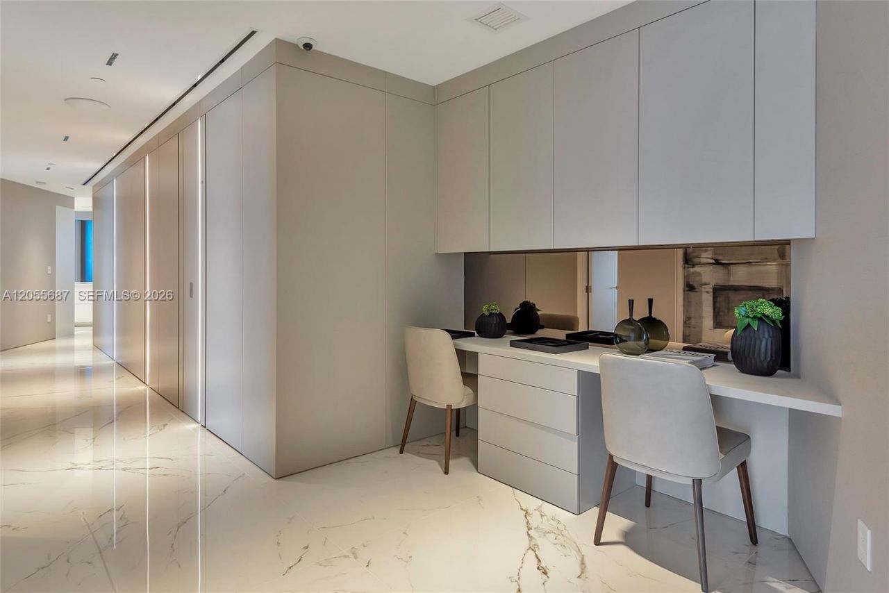 18555 Collins Ave , Unit 4705, Sunny Isles Beach, FL 33160 Photo
