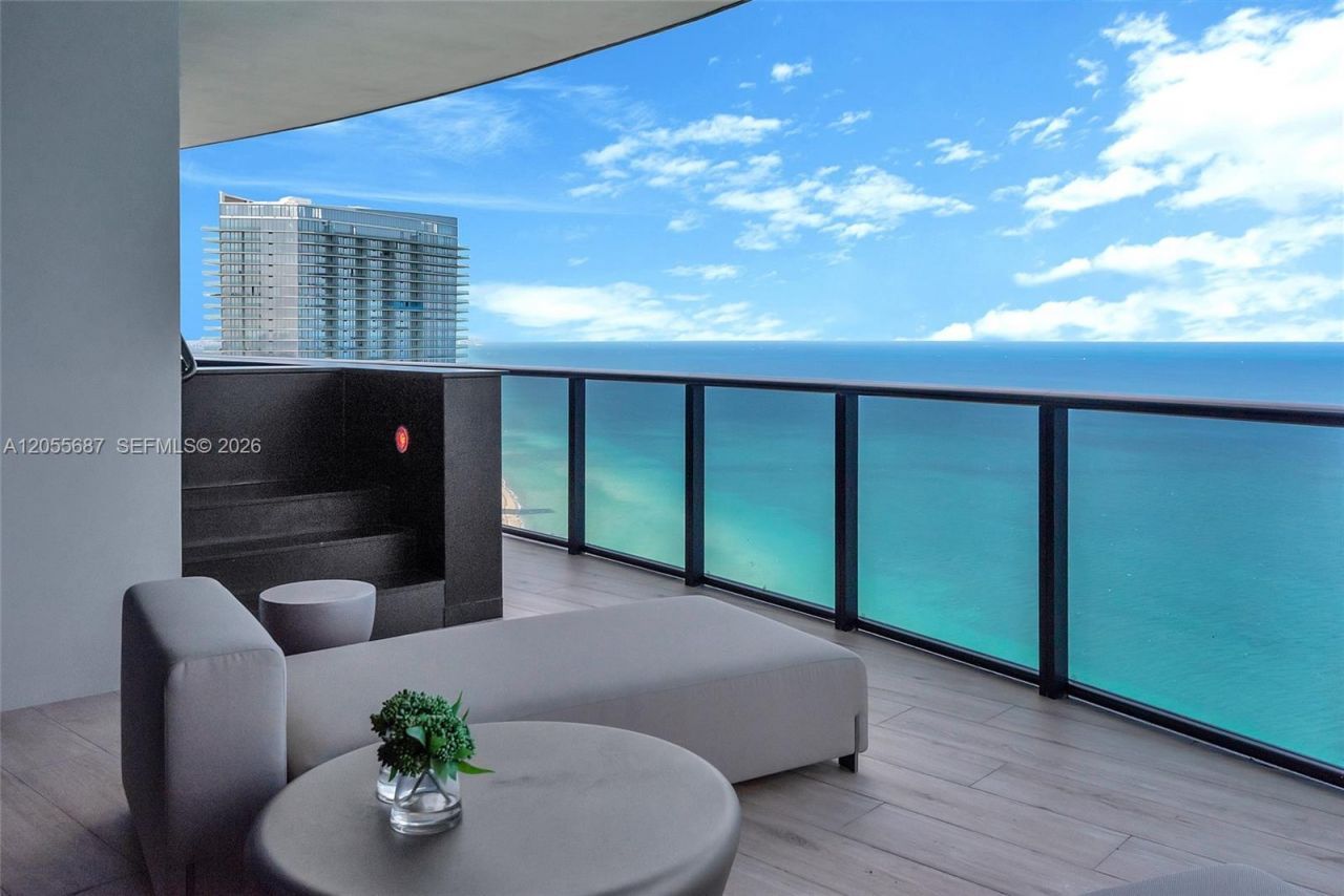 18555 Collins Ave , Unit 4705, Sunny Isles Beach, FL 33160 Photo