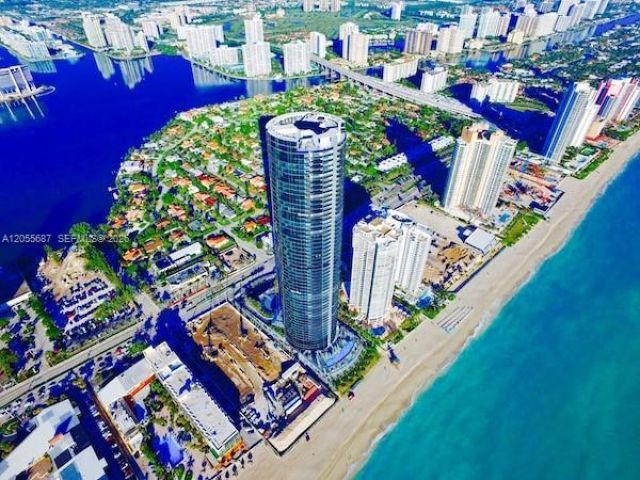 18555 Collins Ave , Unit 4705, Sunny Isles Beach, FL 33160 Photo