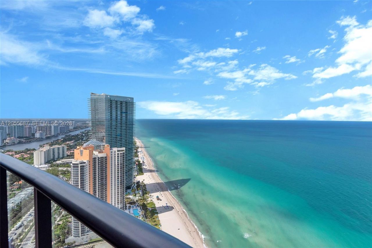 18555 Collins Ave , Unit 4705, Sunny Isles Beach, FL 33160 Photo