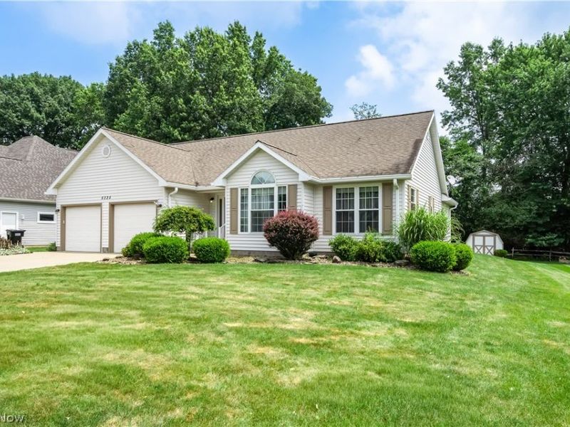 5325 Sycamore Hill Drive, New Middletown, OH 44442 Photo 2