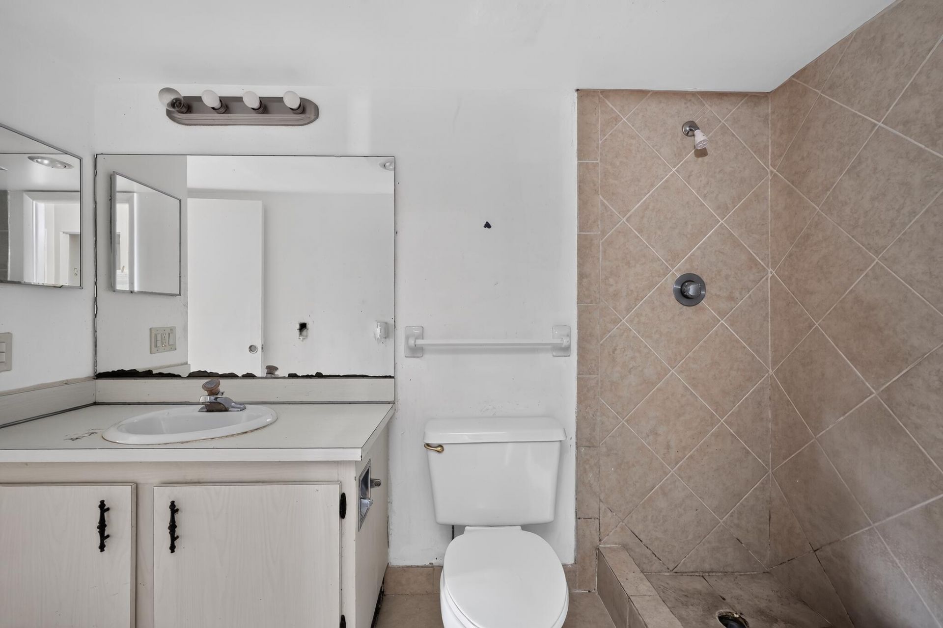 4172 Inverrary Drive, Unit 309, Lauderhill, FL 33319 Photo