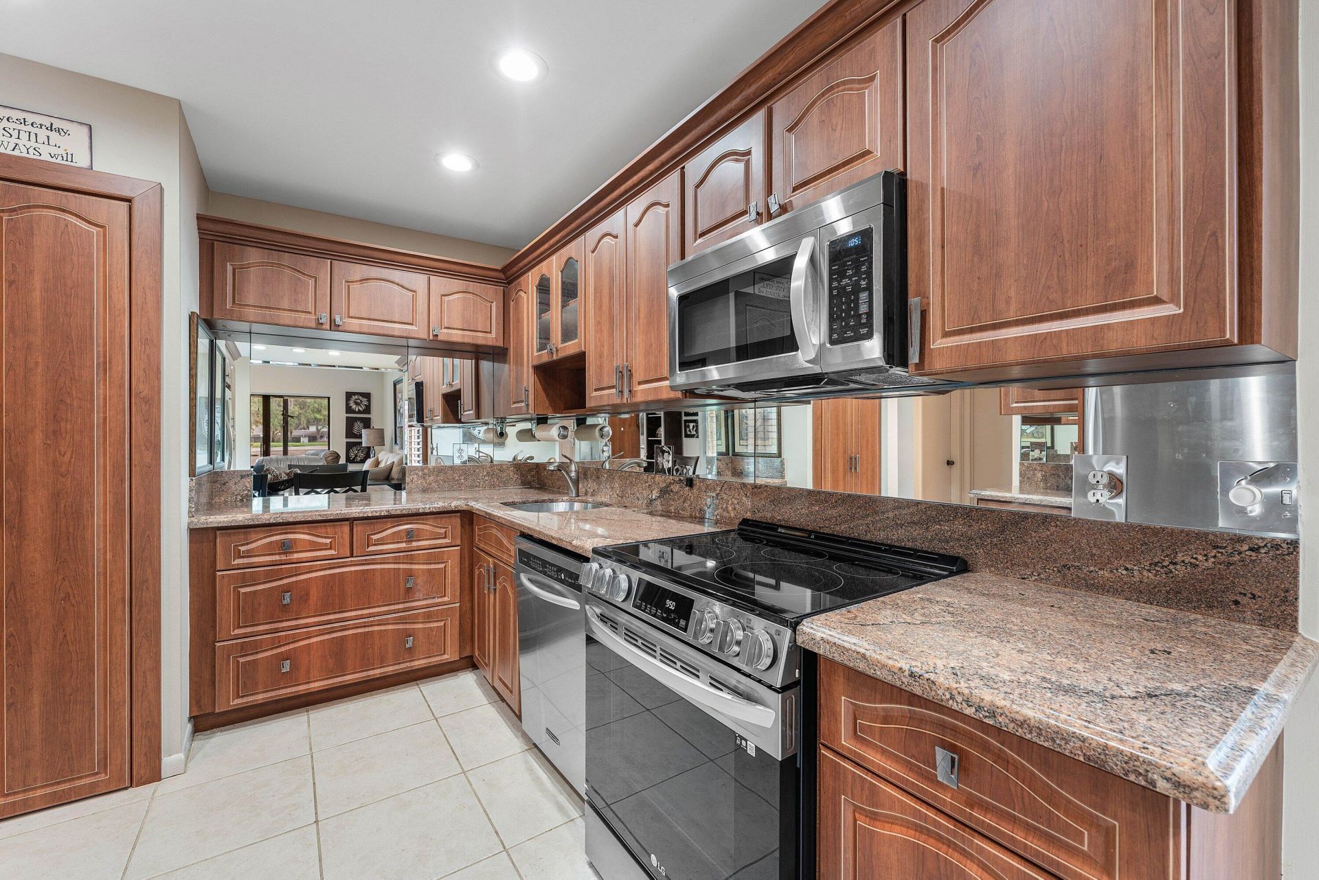 1 Stratford Drive E, Unit D, Boynton Beach, FL 33436 Photo