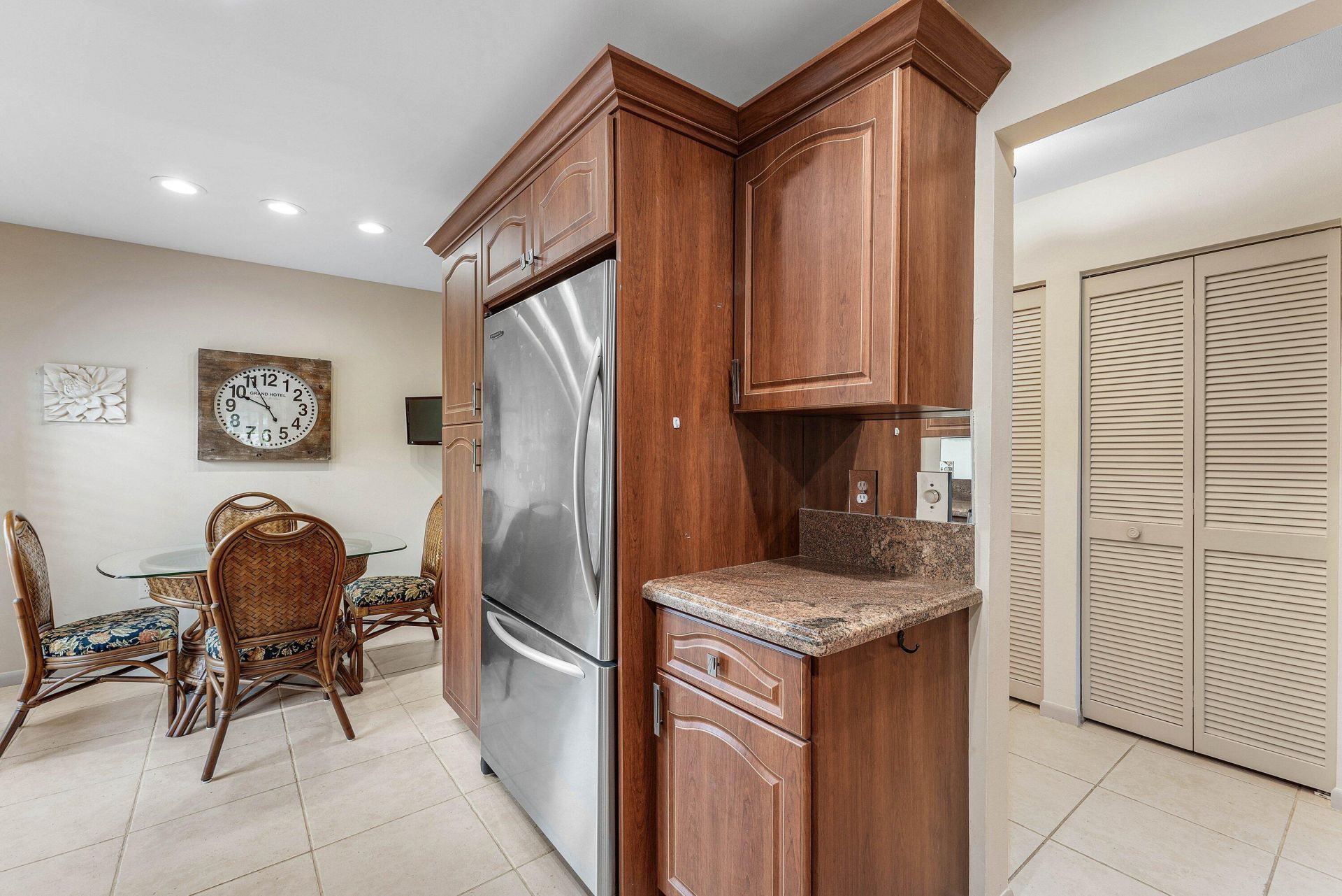 1 Stratford Drive E, Unit D, Boynton Beach, FL 33436 Photo