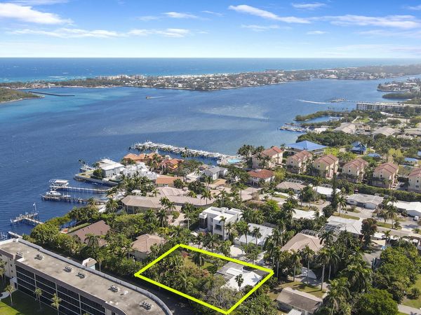 631 Lakeside Harbor, Boynton Beach, FL 33435