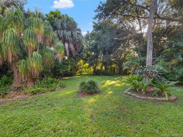 22 N Via Lucindia, Sewalls Point, FL 34996