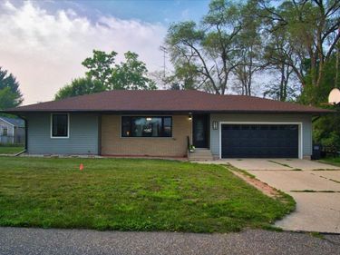214 Breezy Point Drive, Pardeeville, WI 53954