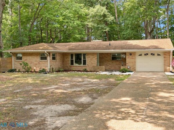 206 Beechwood Drive , Yorktown, VA 23692