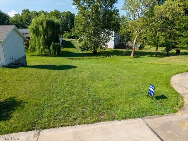E Wildwood Drive , Parkersburg, WV 26101