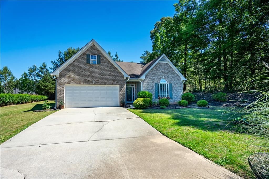 5 Honeysuckle Lane , Fairburn, GA 30213 Main Photo