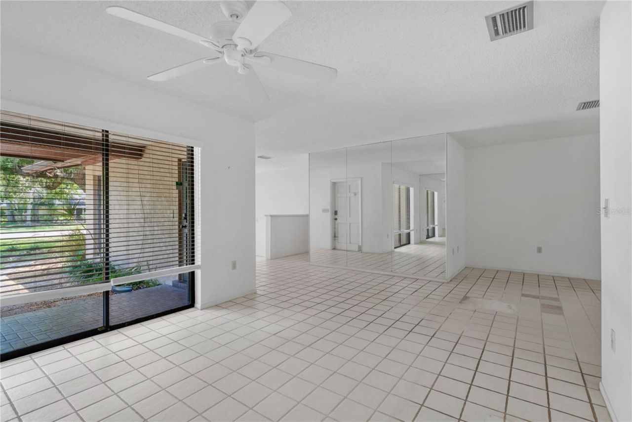 213 Whispering Oaks Court , Sarasota, FL 34232 Photo