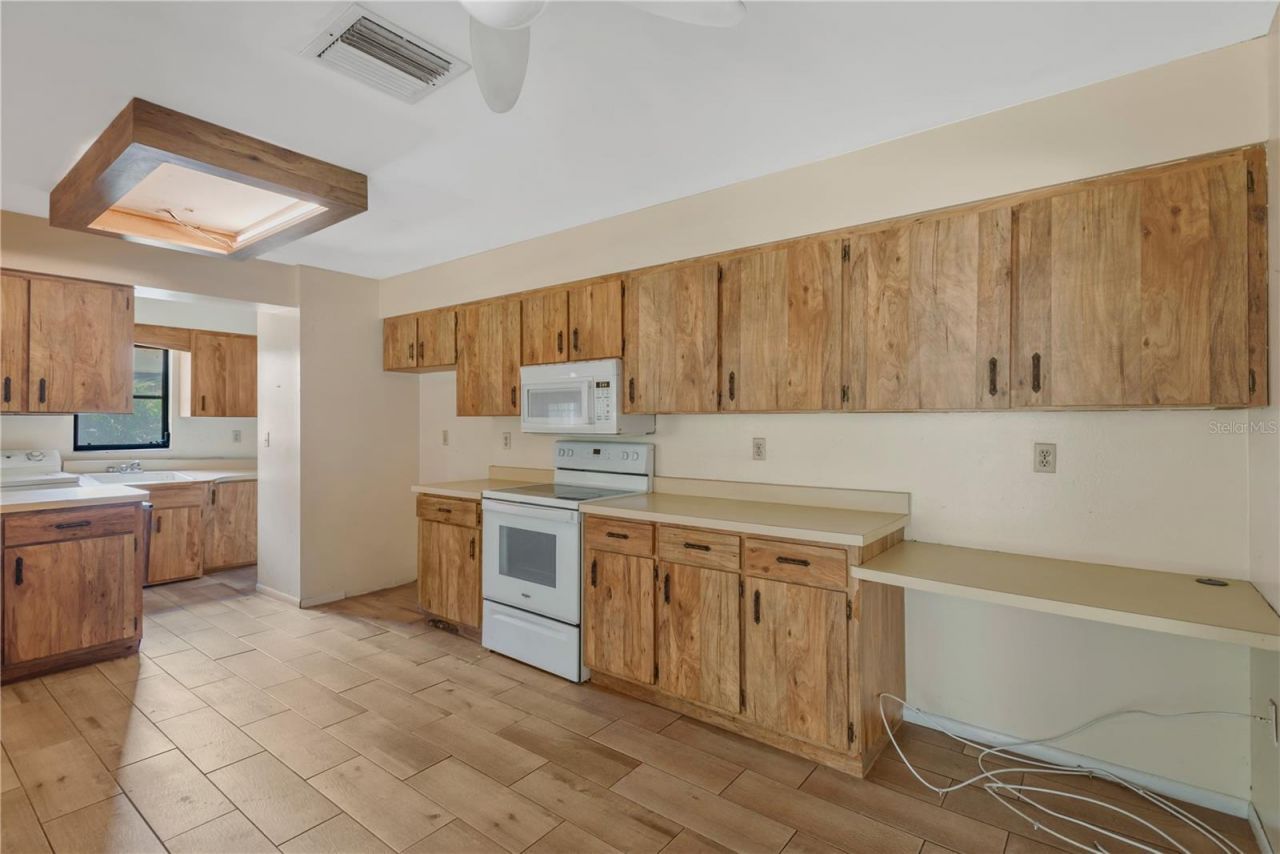 213 Whispering Oaks Court , Sarasota, FL 34232 Photo