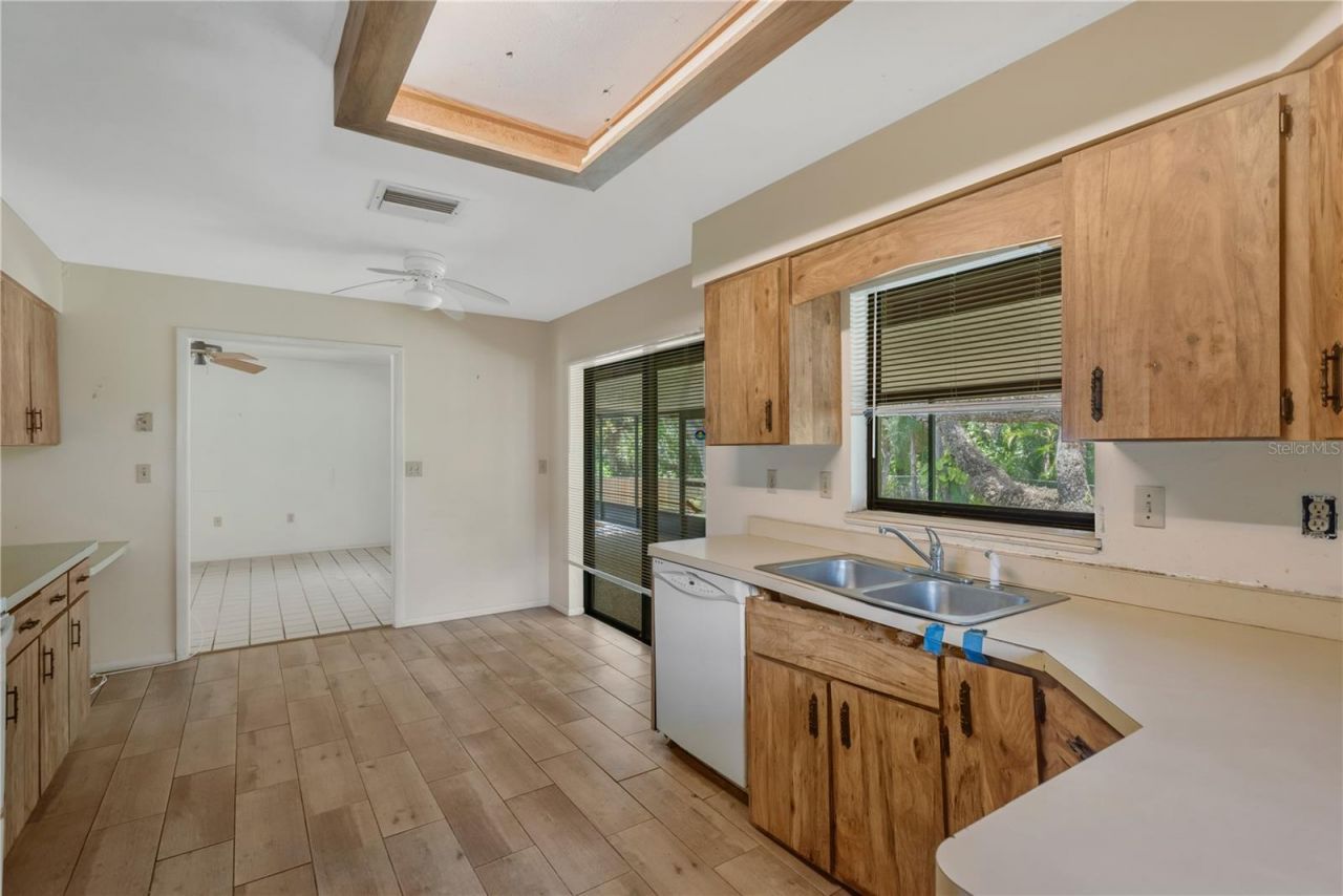 213 Whispering Oaks Court , Sarasota, FL 34232 Photo