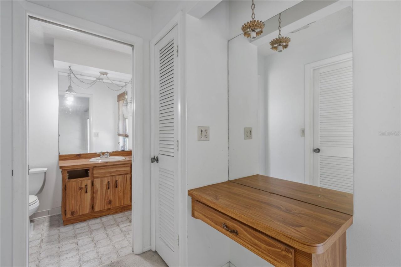 213 Whispering Oaks Court , Sarasota, FL 34232 Photo
