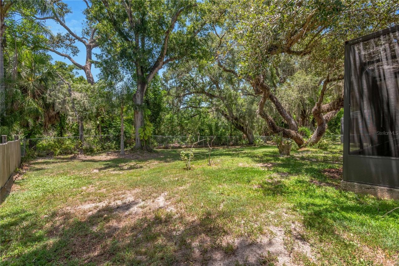 213 Whispering Oaks Court , Sarasota, FL 34232 Photo