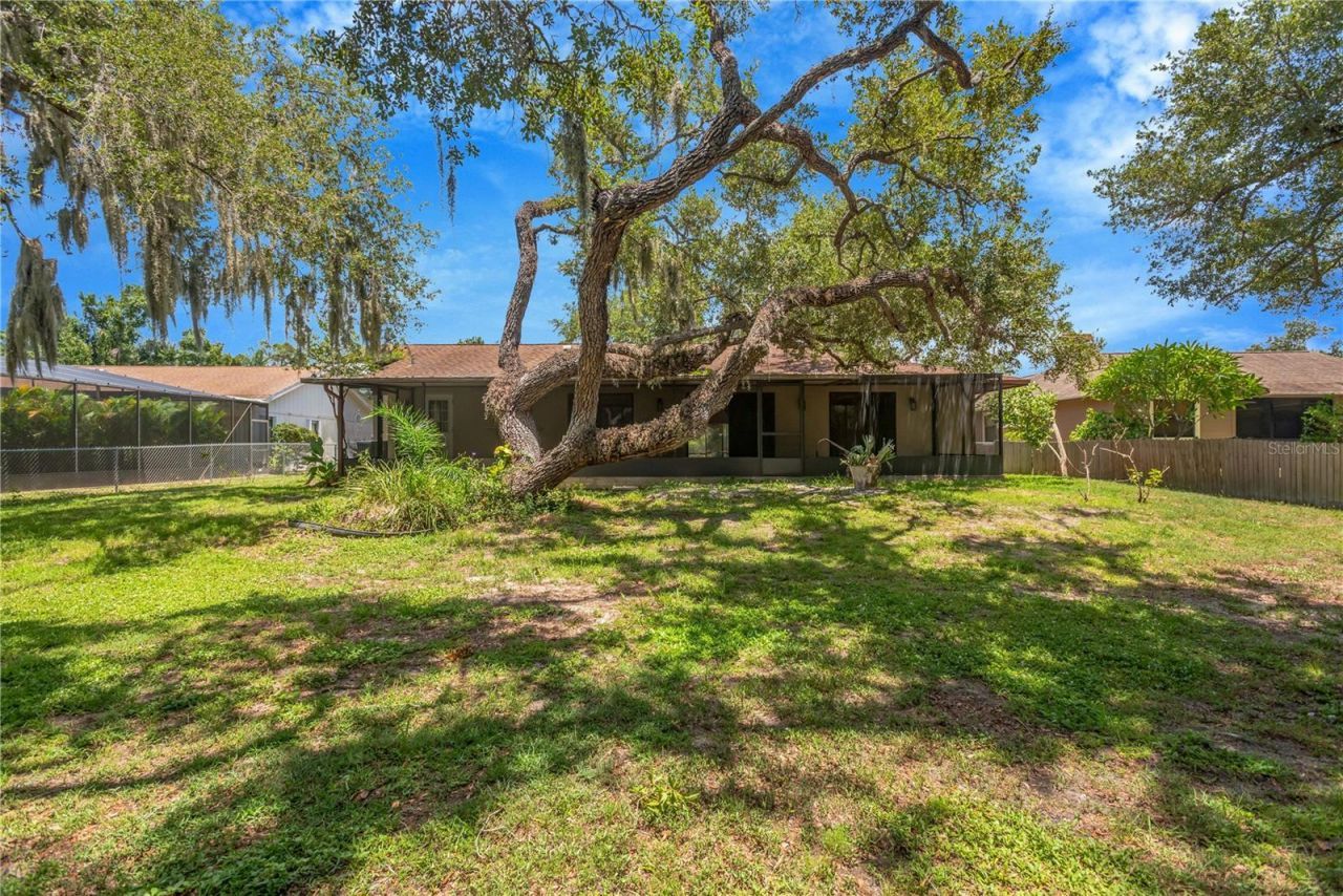 213 Whispering Oaks Court , Sarasota, FL 34232 Photo