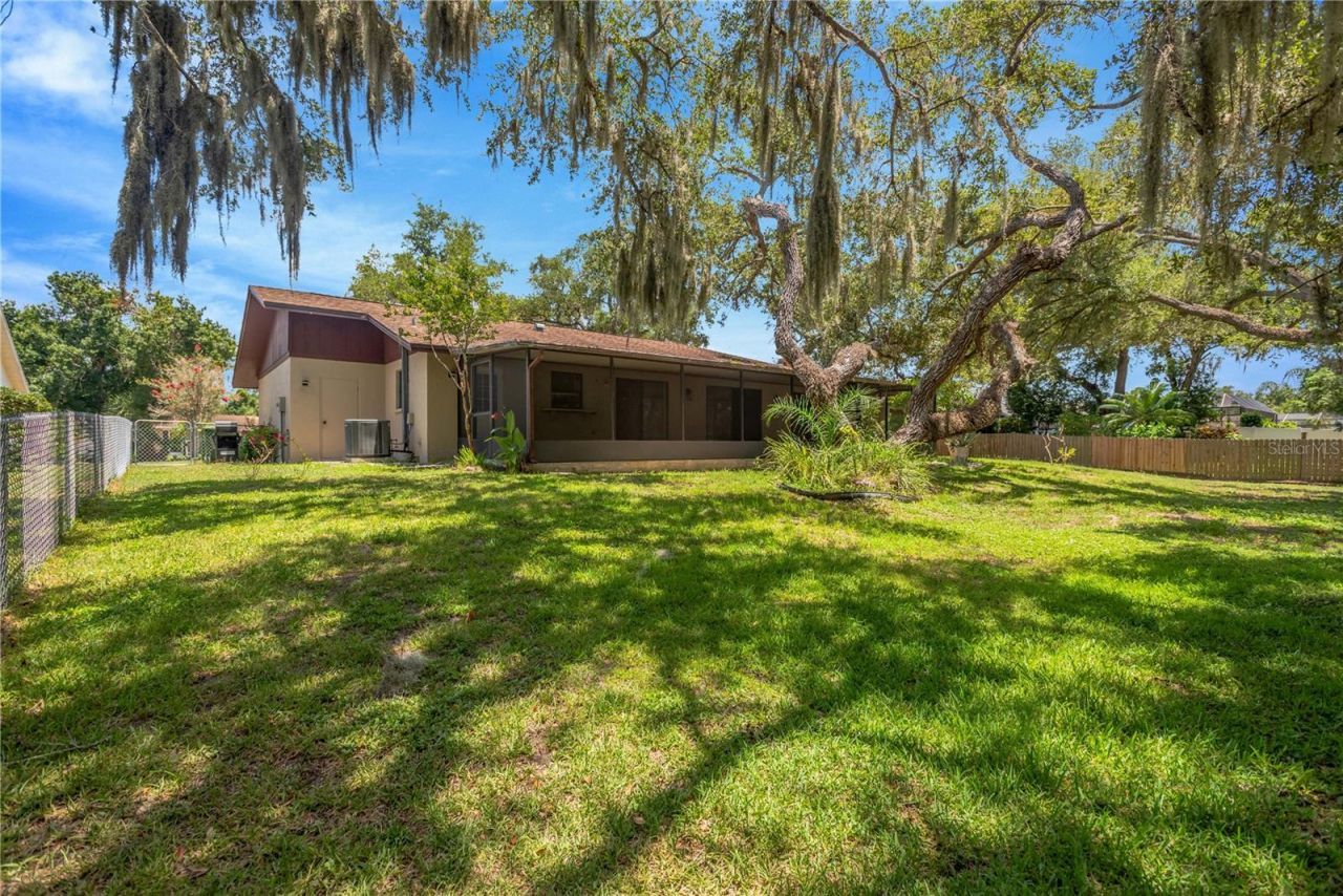 213 Whispering Oaks Court , Sarasota, FL 34232 Photo