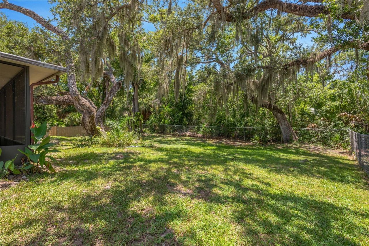 213 Whispering Oaks Court , Sarasota, FL 34232 Photo