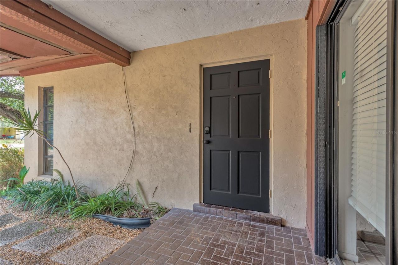 213 Whispering Oaks Court , Sarasota, FL 34232 Photo