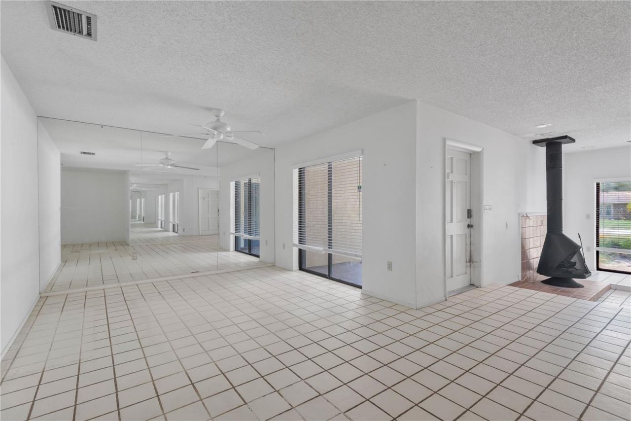 213 Whispering Oaks Court , Sarasota, FL 34232 Photo