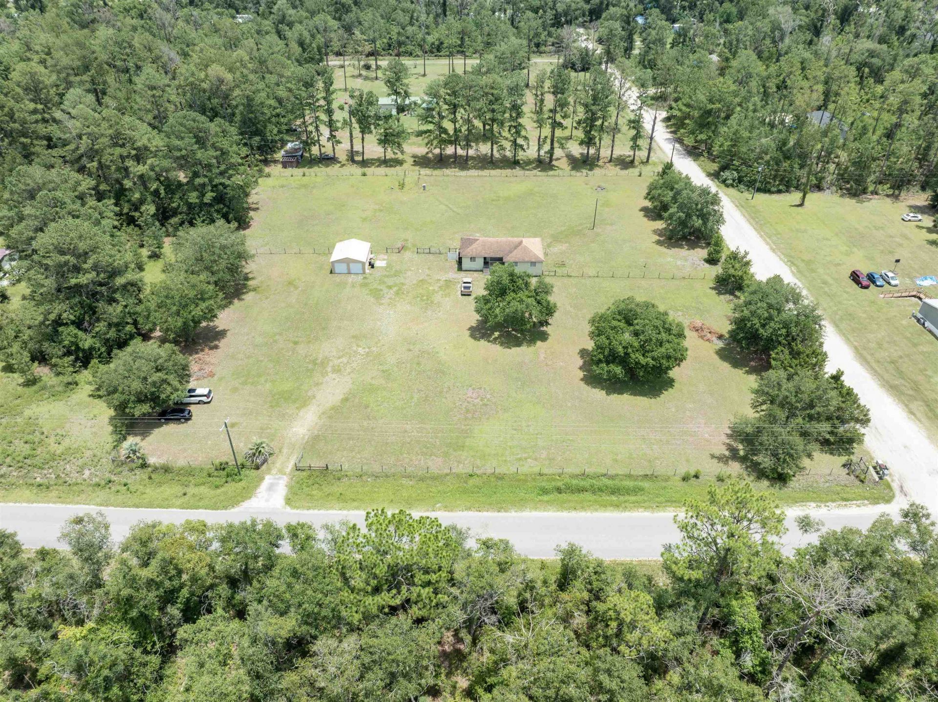 405 SE Apache Avenue , Lee, FL 32059 Photo