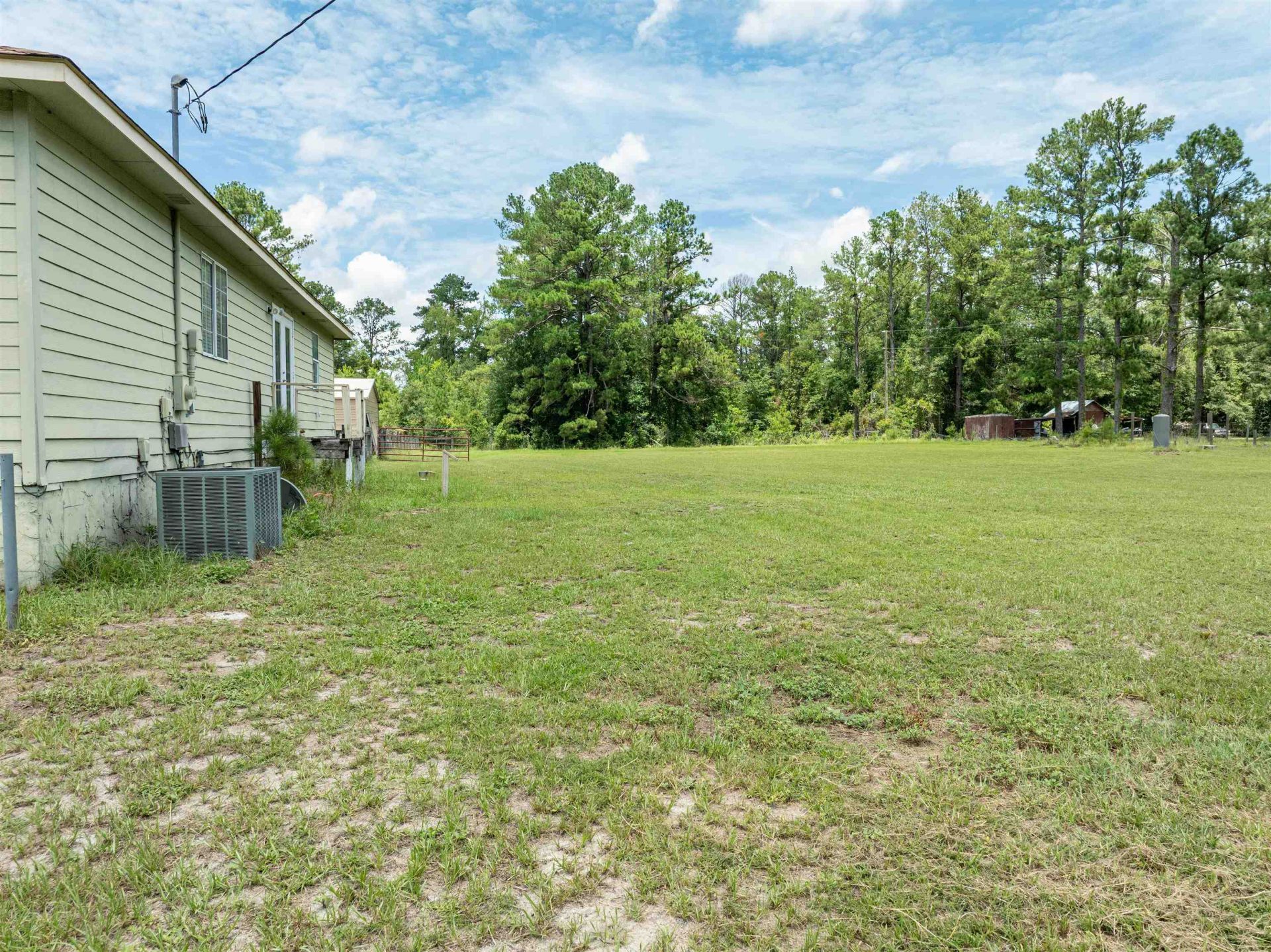 405 SE Apache Avenue , Lee, FL 32059 Photo