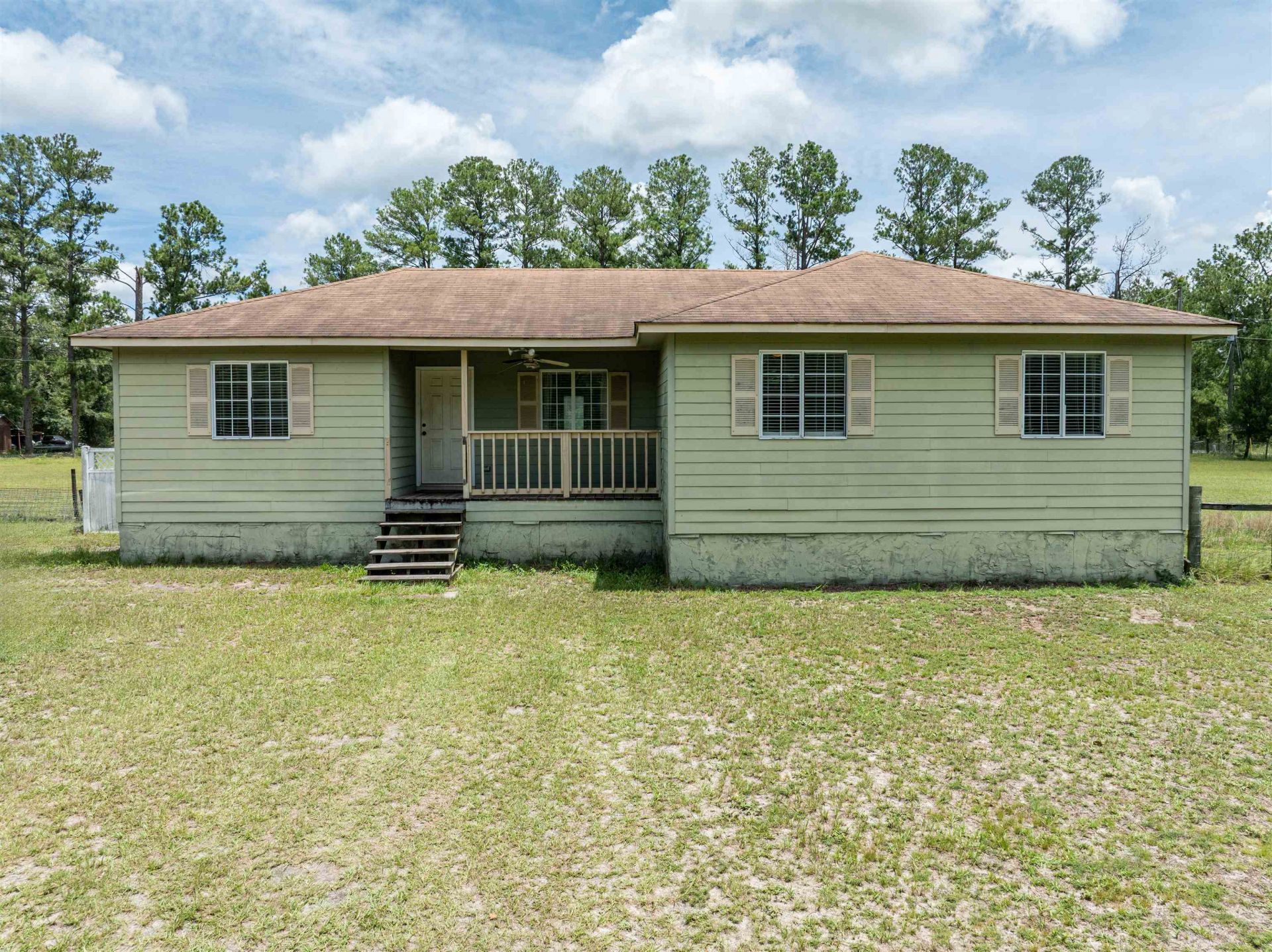 405 SE Apache Avenue , Lee, FL 32059 Photo