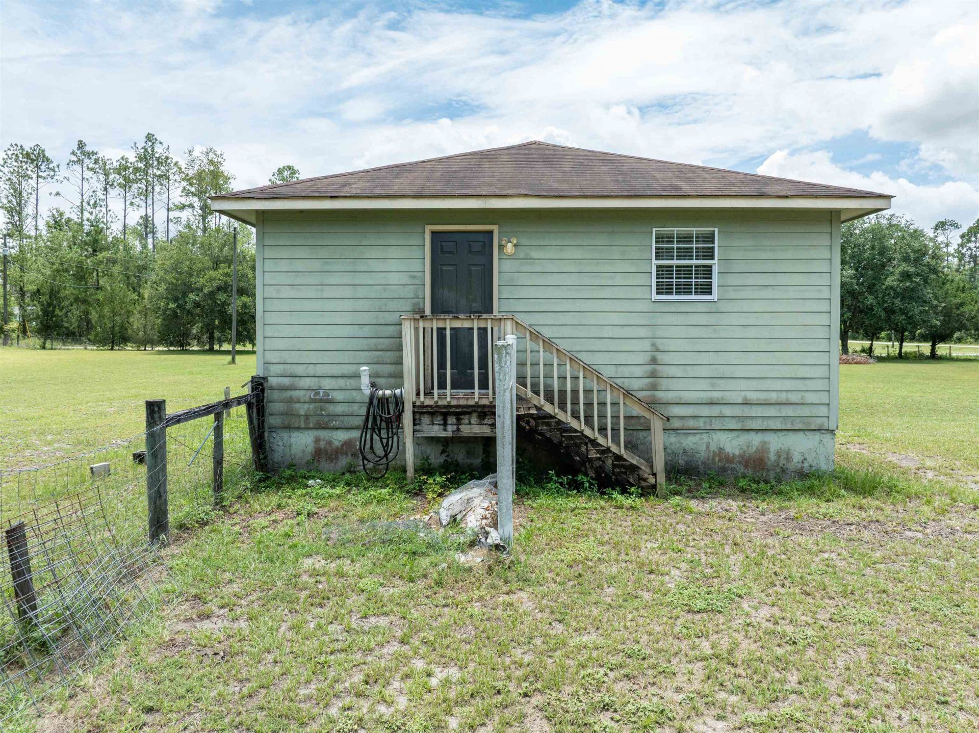 405 SE Apache Avenue , Lee, FL 32059 Photo