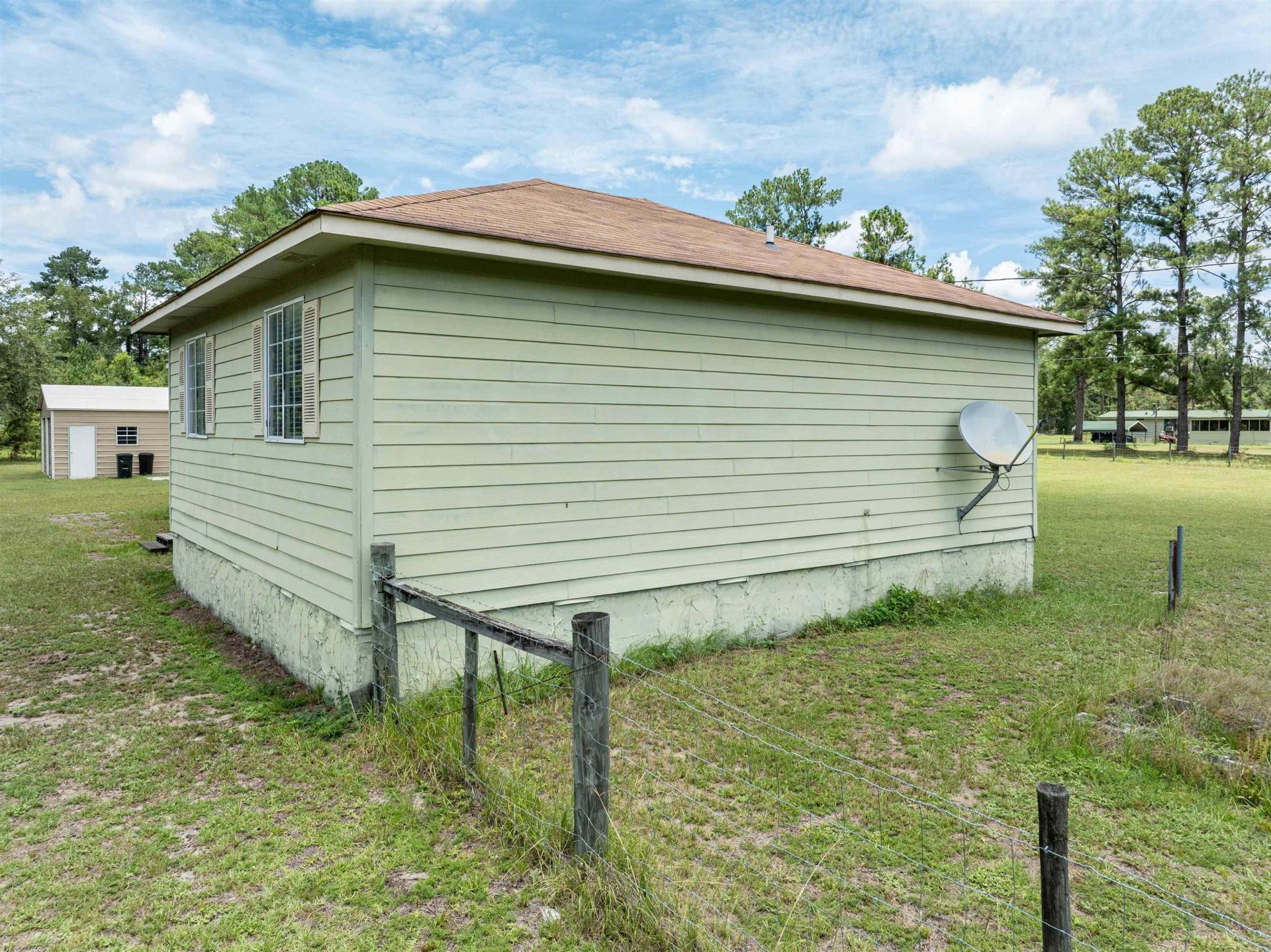 405 SE Apache Avenue , Lee, FL 32059 Photo
