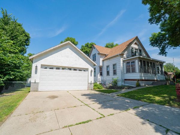 411 E Gustavus Avenue , Fergus Falls, MN 56537