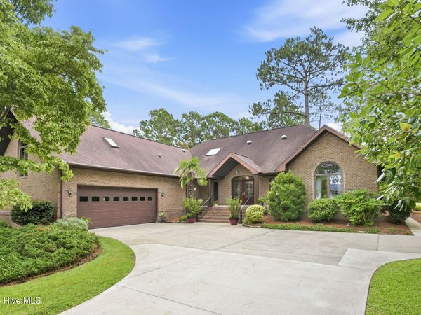 908 Sawgrass Court, New Bern, NC 28560