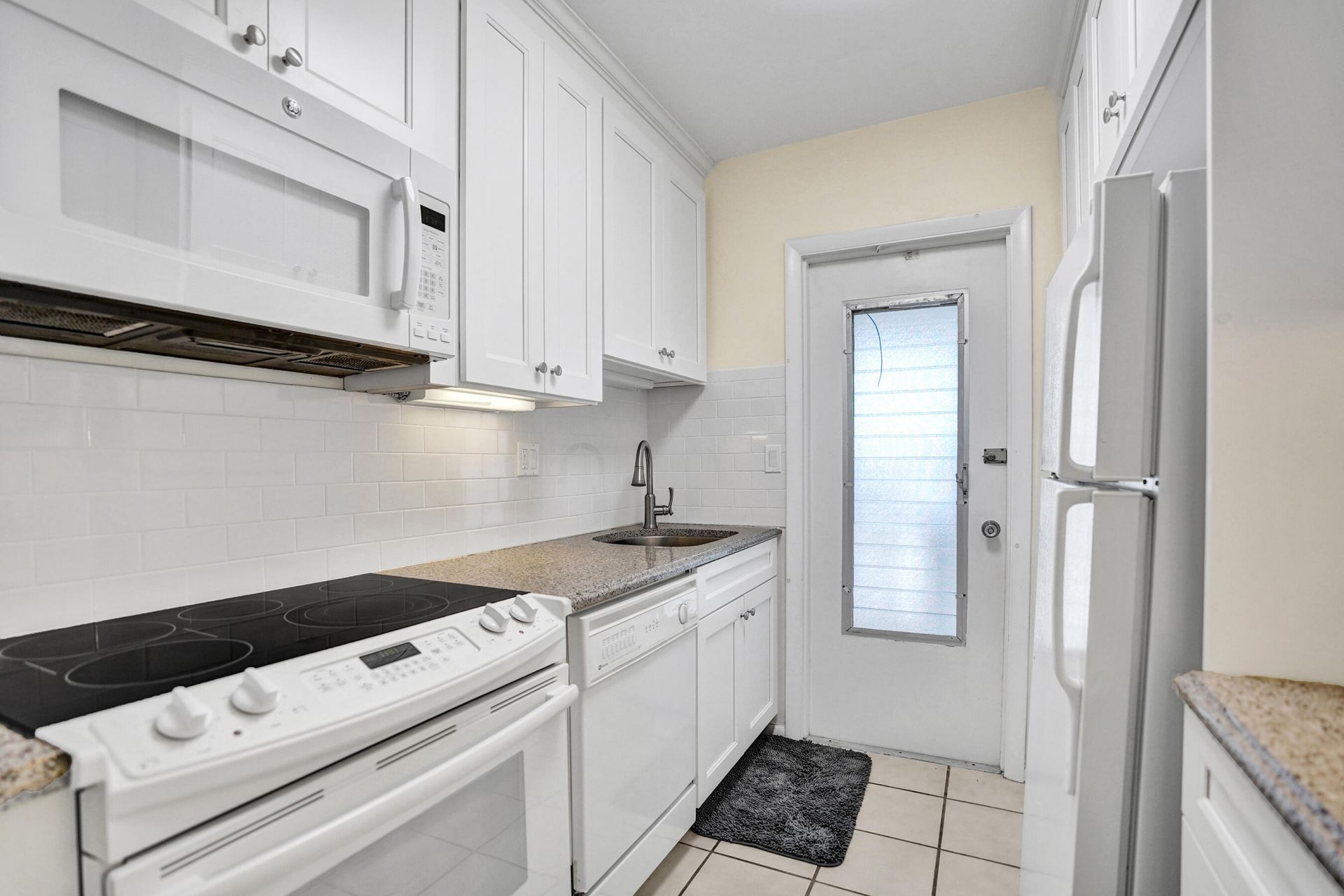 4501 S Ocean Boulevard, Unit B3, Lantana, FL 33480 Photo