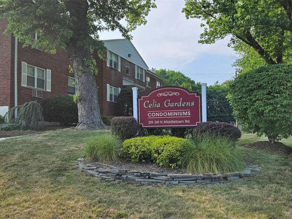 237 N Middletown Road, Unit H, Pearl River, NY 10965
