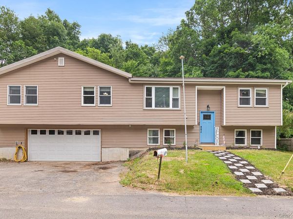 22 Hill View Road , New Windsor, NY 12553