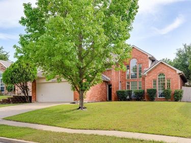 8364 Deep Green Drive, Dallas, TX 75249