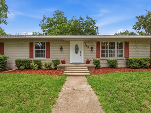 908 W Westhill Drive, Cleburne, TX 76033