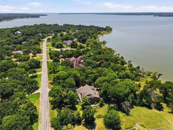 3101 W Oak Shores Drive, Cross Roads, TX 76227