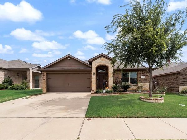 925 Walls Boulevard, Crowley, TX 76036