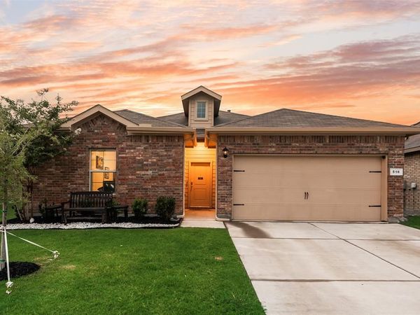 516 Drowsy Water Trail, Fort Worth, TX 76131