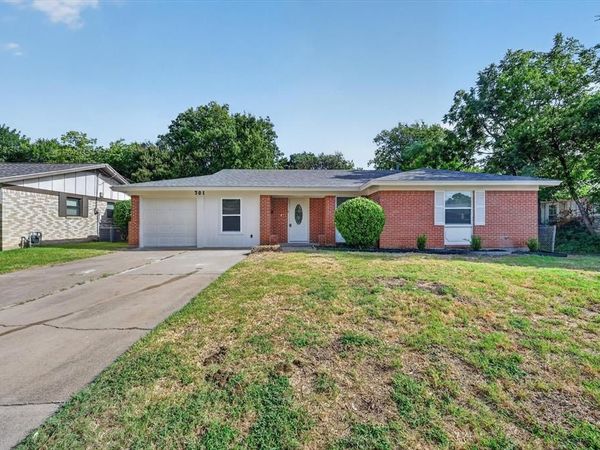 301 E Fuller Drive, Euless, TX 76039