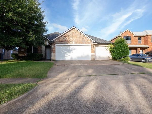 7717 Decoy Drive , Arlington, TX 76002
