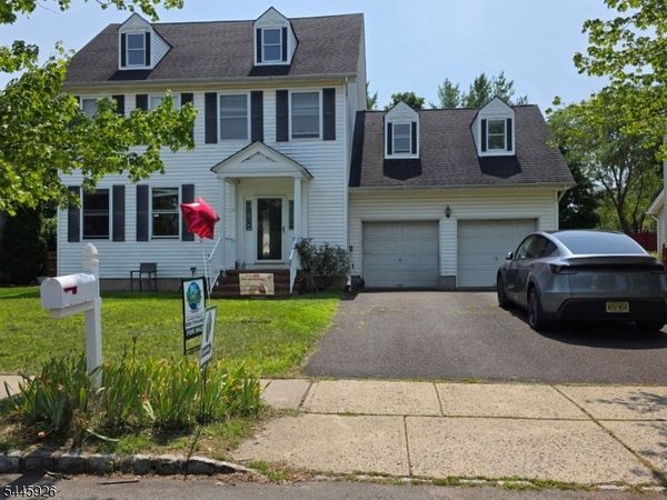 12 Pitcher Way, Hillsborough, NJ 08844