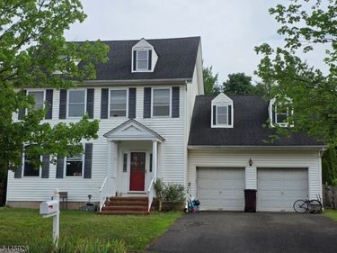 12 Pitcher Way, Hillsborough, NJ 08844