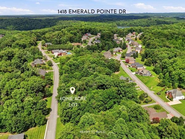 1418 Emerald Pointe Drive, Soddy Daisy, TN 37379