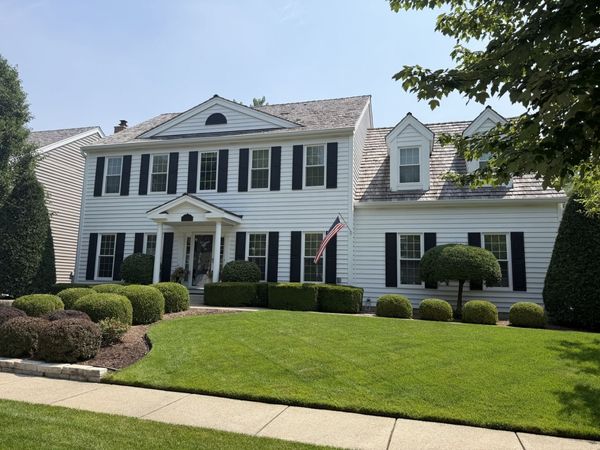 667 WATERBURY Avenue , Gurnee, IL 60031