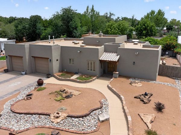 2604 Rincon Del Rio Court NW, Albuquerque, NM 87107