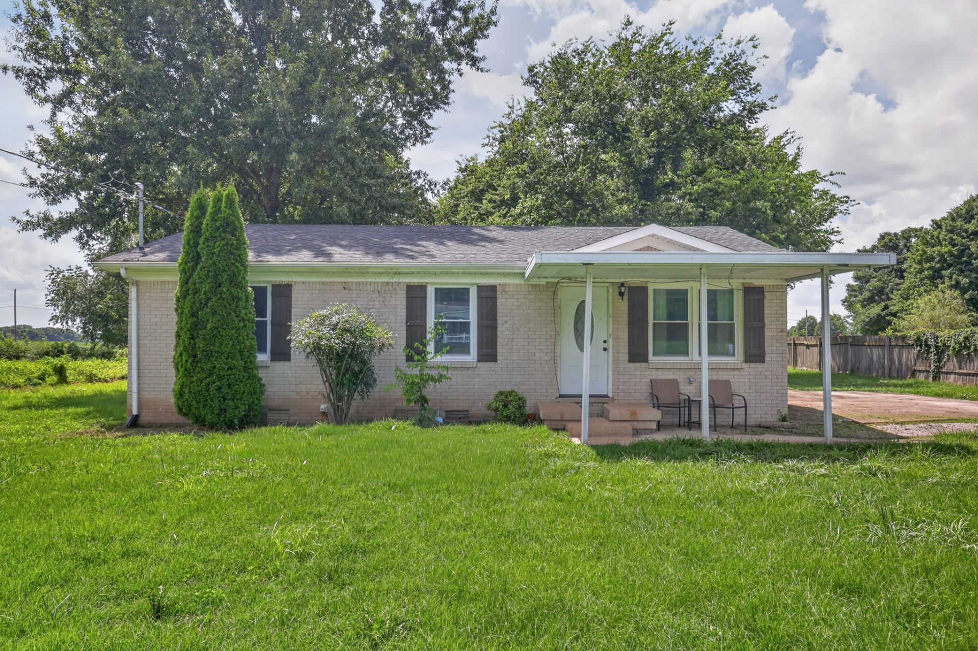 102 Lakeside Dr, Columbia, TN 38401 Main Photo
